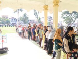 Ratusan Warga Padati Warung Polri Presisi Minggu Ke-18 Polres Labuhanbatu