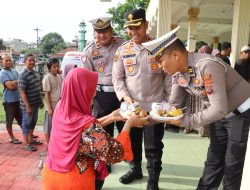 350 Porsi Makanan Dibagikan, Polres Labuhanbatu Hadirkan Warung Polri Presisi dan Layanan Kesehatan